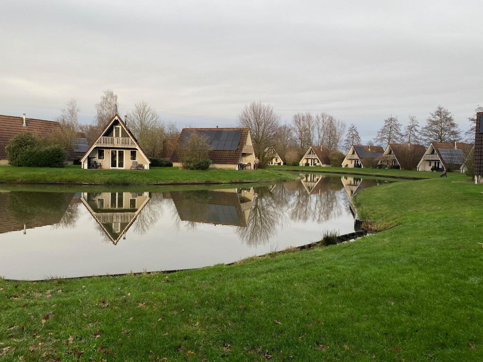 Bungalows In Het Holt Gramsbergen Bilik gambar